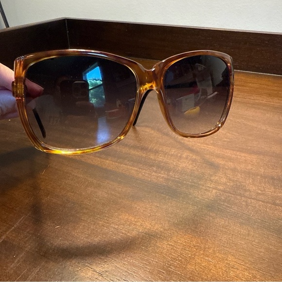 Bonneau Womens Sunglasses Butterfly Style Lenses Yellow Black Gold Frame - Picture 8 of 10